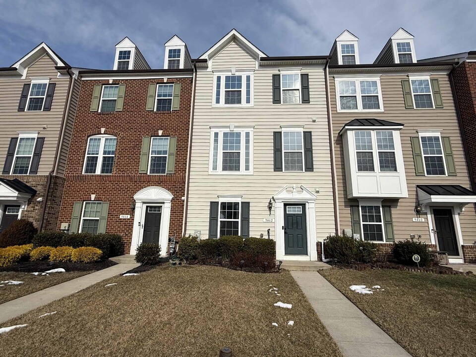 9462 Ballard Green Dr in Owings Mills, MD - Foto de edificio