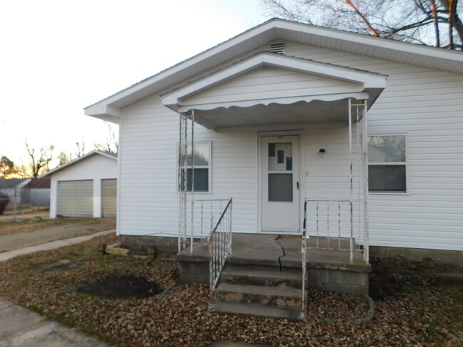 155 Henrie St in Benton, KS - Building Photo - Building Photo