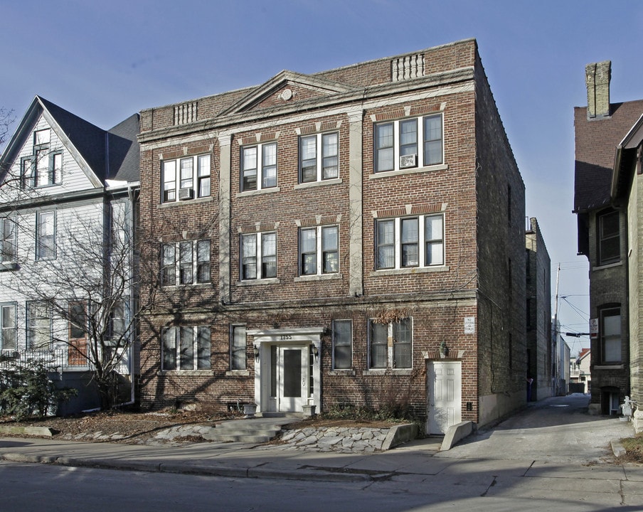 1755 N Cambridge Ave in Milwaukee, WI - Building Photo