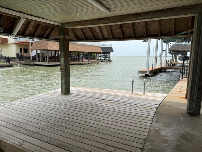 property at 1222 Oahu Dr