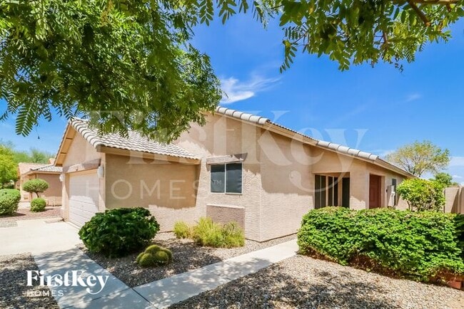 13576 W Desert Ln in Surprise, AZ - Building Photo - Building Photo
