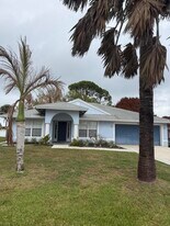 249 NE Glentry Ave in Port St. Lucie, FL - Building Photo