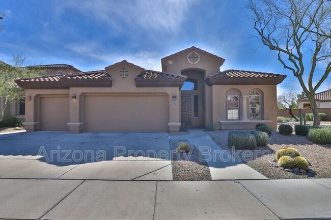 property at 2021 W Gloria Ln