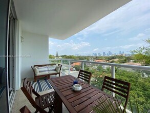 1401 SW 22nd St, Unit 504 in Miami, FL - Building Photo - Building Photo