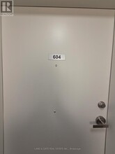 976 Simcoe St N in Oshawa, ON - Building Photo - Building Photo