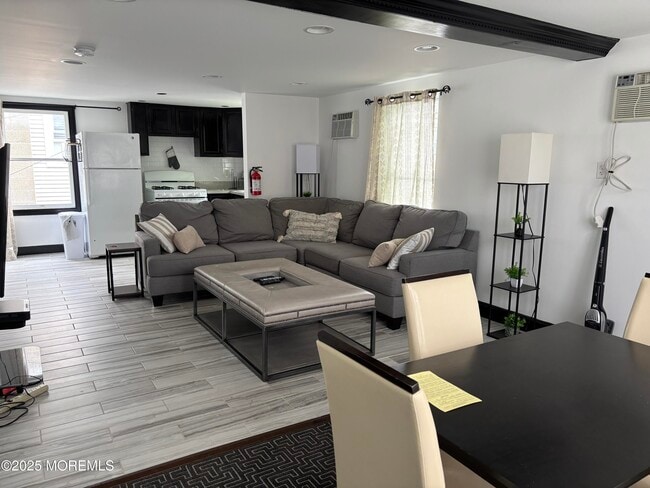 410 Burlington Ave in Bradley Beach, NJ - Building Photo - Building Photo