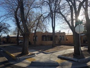 1300 Coal Ave SW in Albuquerque, NM - Building Photo - Building Photo