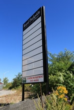 Royal Parkside Plaza in Barrie, ON - Building Photo - Building Photo