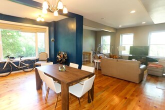 1720 N Ashland Ave, Unit J09P in Chicago, IL - Building Photo - Building Photo