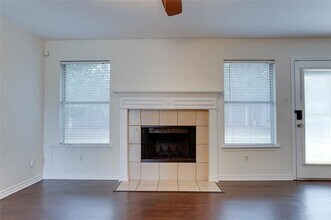 409 Oxford St in Burleson, TX - Building Photo - Building Photo