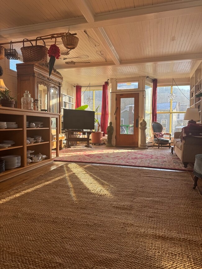 3 Meadow St in Housatonic, MA - Building Photo - Building Photo