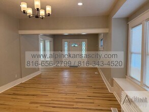 4010 S Benton Ave in Kansas City, MO - Building Photo - Building Photo