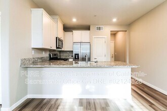 4062 Southampton St in West Sacramento, CA - Building Photo - Building Photo