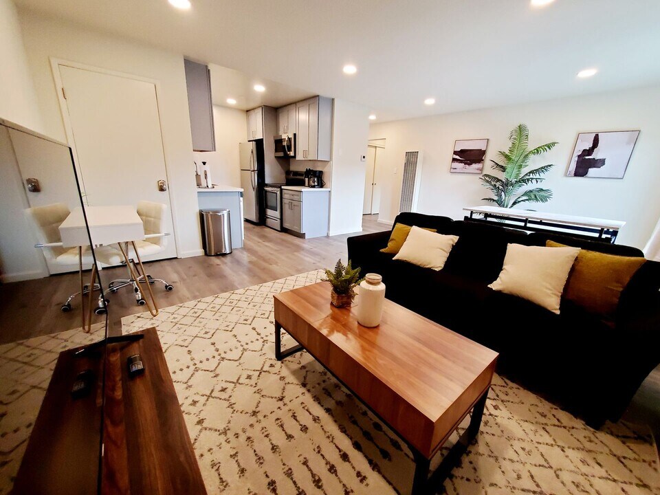 Middlefield Apartments in Redwood City, CA - Building Photo