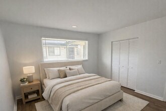 902 E Tiffany Dr in West Palm Beach, FL - Building Photo - Building Photo