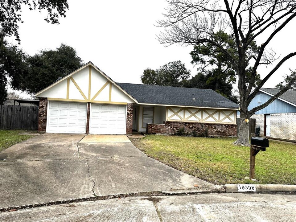 19306 Bentvine Cir in Houston, TX - Building Photo