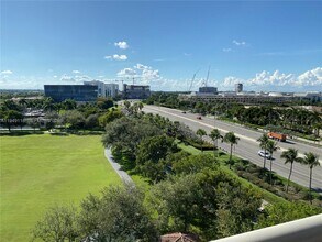 3300 NE 191st St in Aventura, FL - Building Photo - Building Photo
