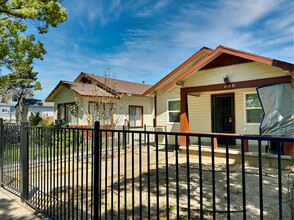 819 Cypress Ave in Santa Ana, CA - Building Photo - Building Photo