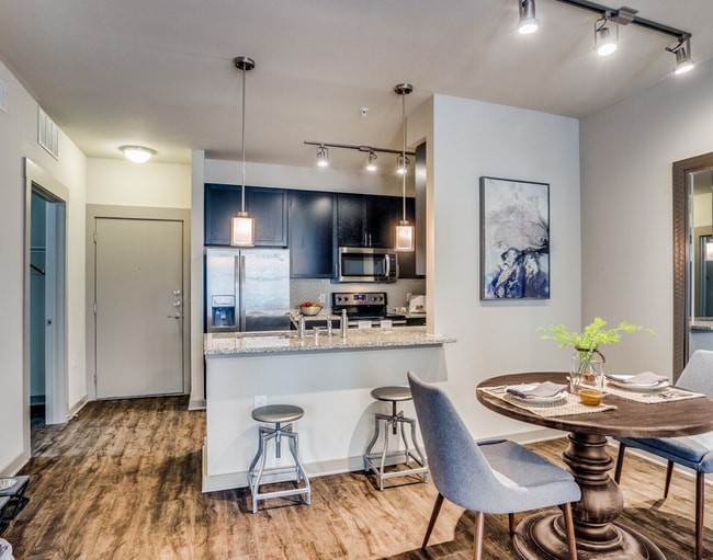 property at 926 E 15th St