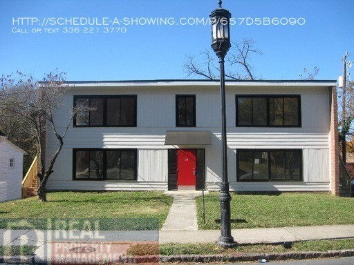 518 S Mendenhall St-Unit -Unit B in Greensboro, NC - Building Photo