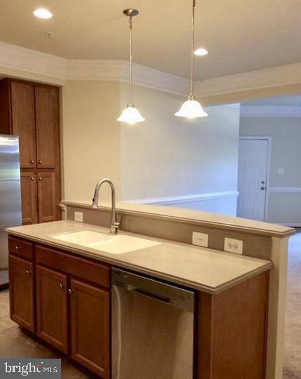 2537 Eastbourne Dr in Woodbridge, VA - Building Photo