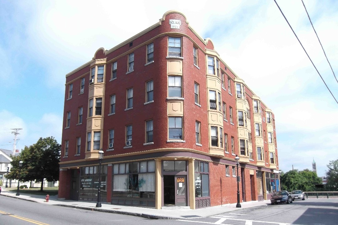 Liberty Square Apartments in Lowell, MA - Building Photo