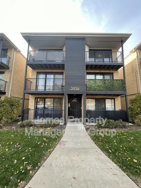 property at 3936 N Narragansett Ave