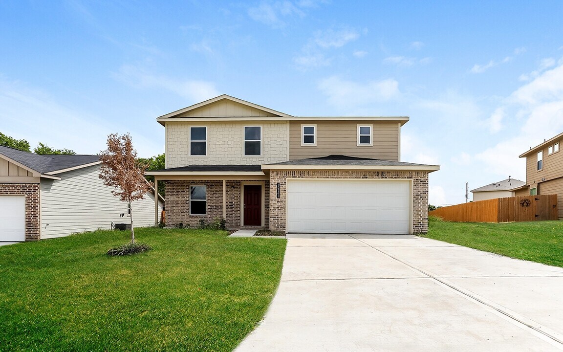 14141 Harlequin Dr in Willis, TX - Foto de edificio