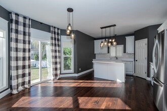 424 Country Stone Dr in Lake St. Louis, MO - Building Photo - Building Photo