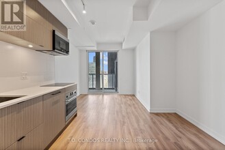 20-1020 Edward St in Toronto, ON - Building Photo - Building Photo