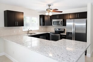 9100 NW 26th Pl in Sunrise, FL - Building Photo