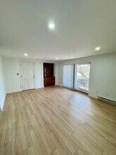 22 Hamilton Rd, Unit 110 in Arlington, MA - Building Photo - Building Photo