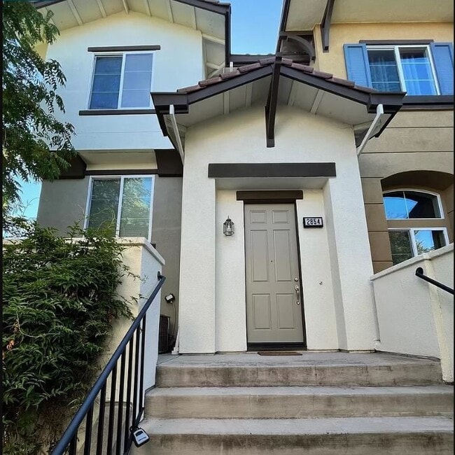 property at 2854 Jefferson Ln