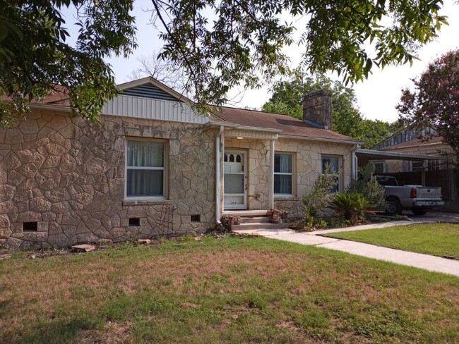 312 Thomas Jefferson Dr in San Antonio, TX - Building Photo - Building Photo