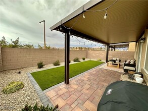 4539 Stardusk Falls Ave in North Las Vegas, NV - Building Photo - Building Photo