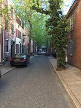 131 N Mole St, Unit 3F in Philadelphia, PA - Building Photo - Building Photo