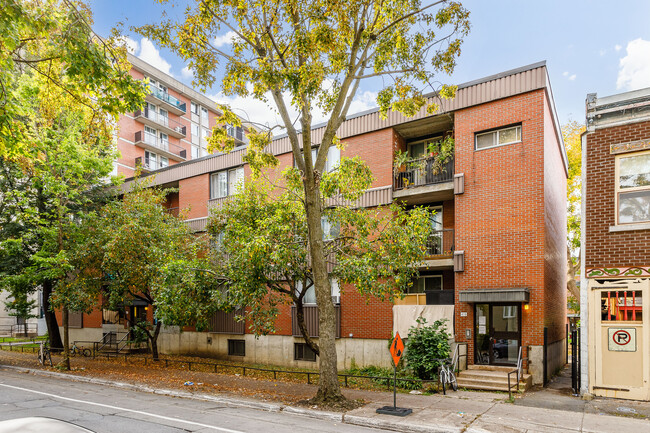 4114-4118 De Mentana Rue