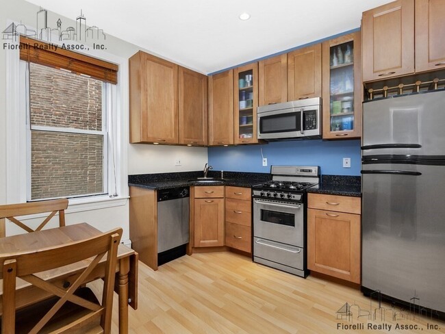 16 Foster St, Unit 4