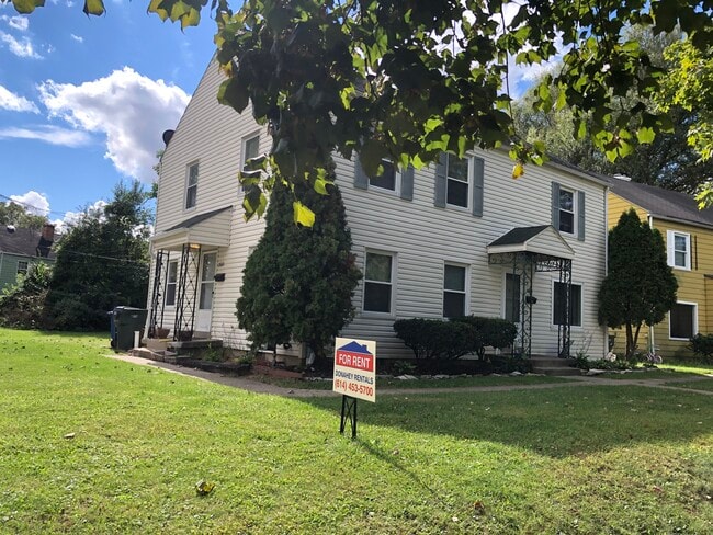 property at 2889 Bellwood Ave