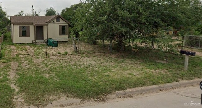 property at 6 West Dr