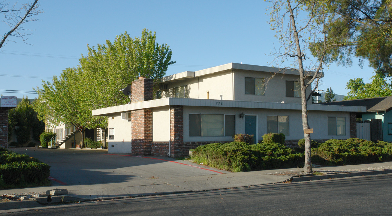 Bldg. I in Gilroy, CA - Building Photo