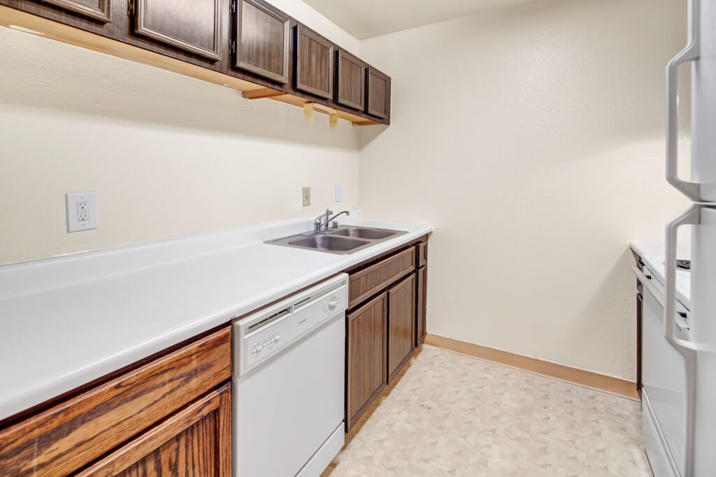 Ladera Villa in Anchorage, AK - Building Photo