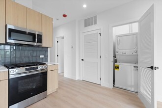 906 W Dakin St in Chicago, IL - Building Photo - Building Photo