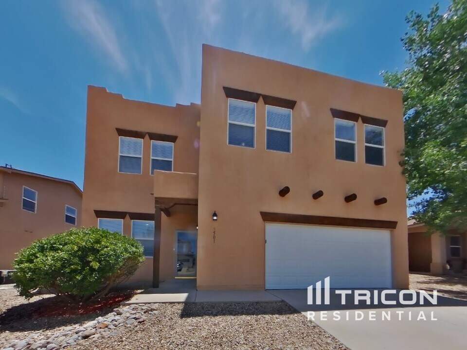 3501 Sun Mesa St SW in Los Lunas, NM - Building Photo