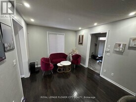 38 Walbrook Rd in Brampton, ON - Building Photo