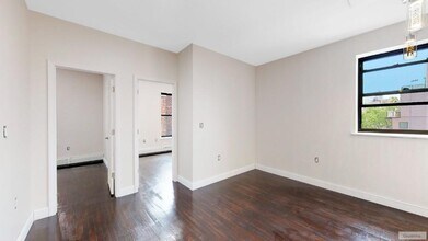 110 W 111th St-Unit -62 in New York, NY - Foto de edificio - Building Photo