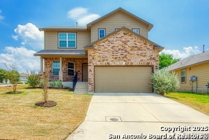 8037 Falcon Meadow Dr in Converse, TX - Building Photo