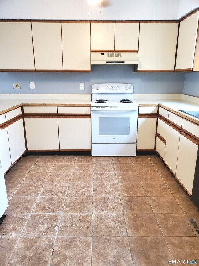 137 Knowles Ave in Middletown, CT - Building Photo - Building Photo