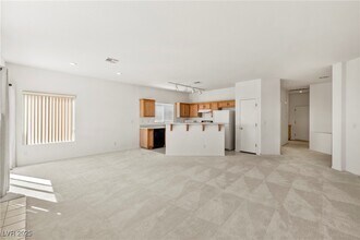 6804 Rosinwood St in Las Vegas, NV - Building Photo - Building Photo
