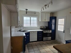 509 S Catalina Ave, Unit A in Redondo Beach, CA - Building Photo - Building Photo